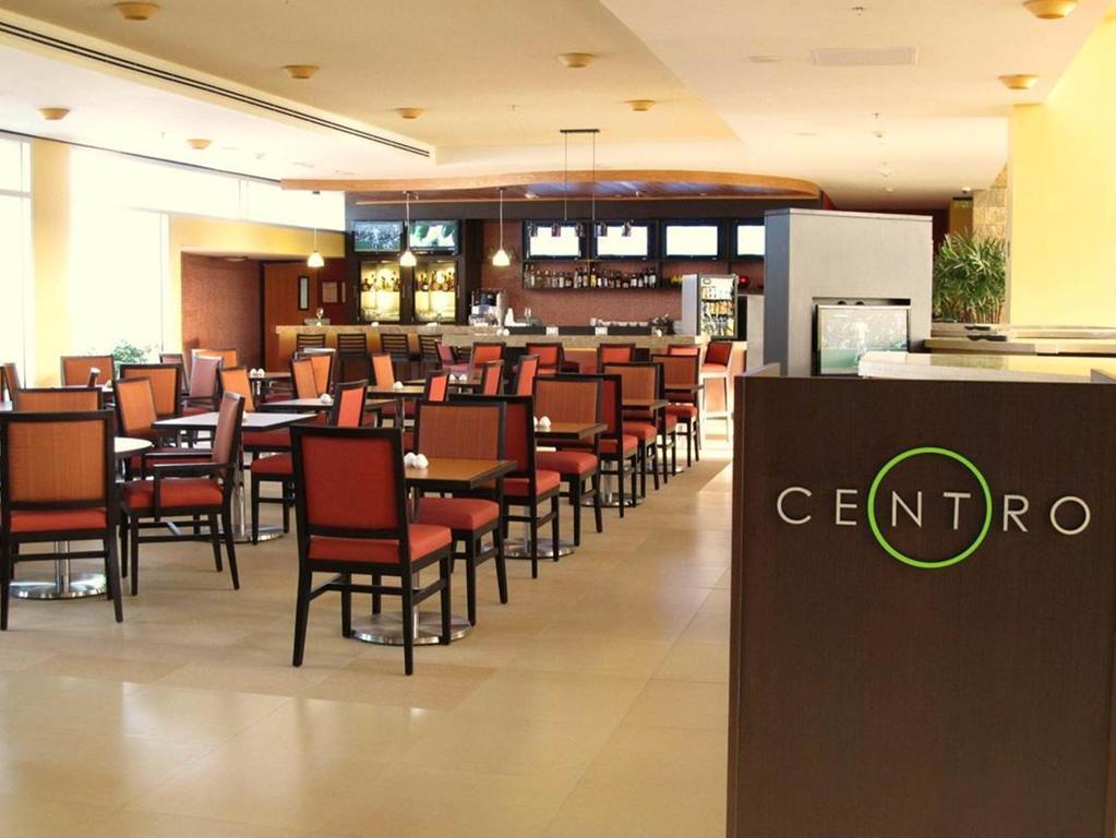 Courtyard By Marriott Leon At The Poliforum Exteriör bild