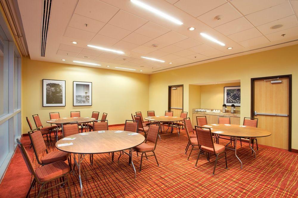 Courtyard By Marriott Leon At The Poliforum Exteriör bild