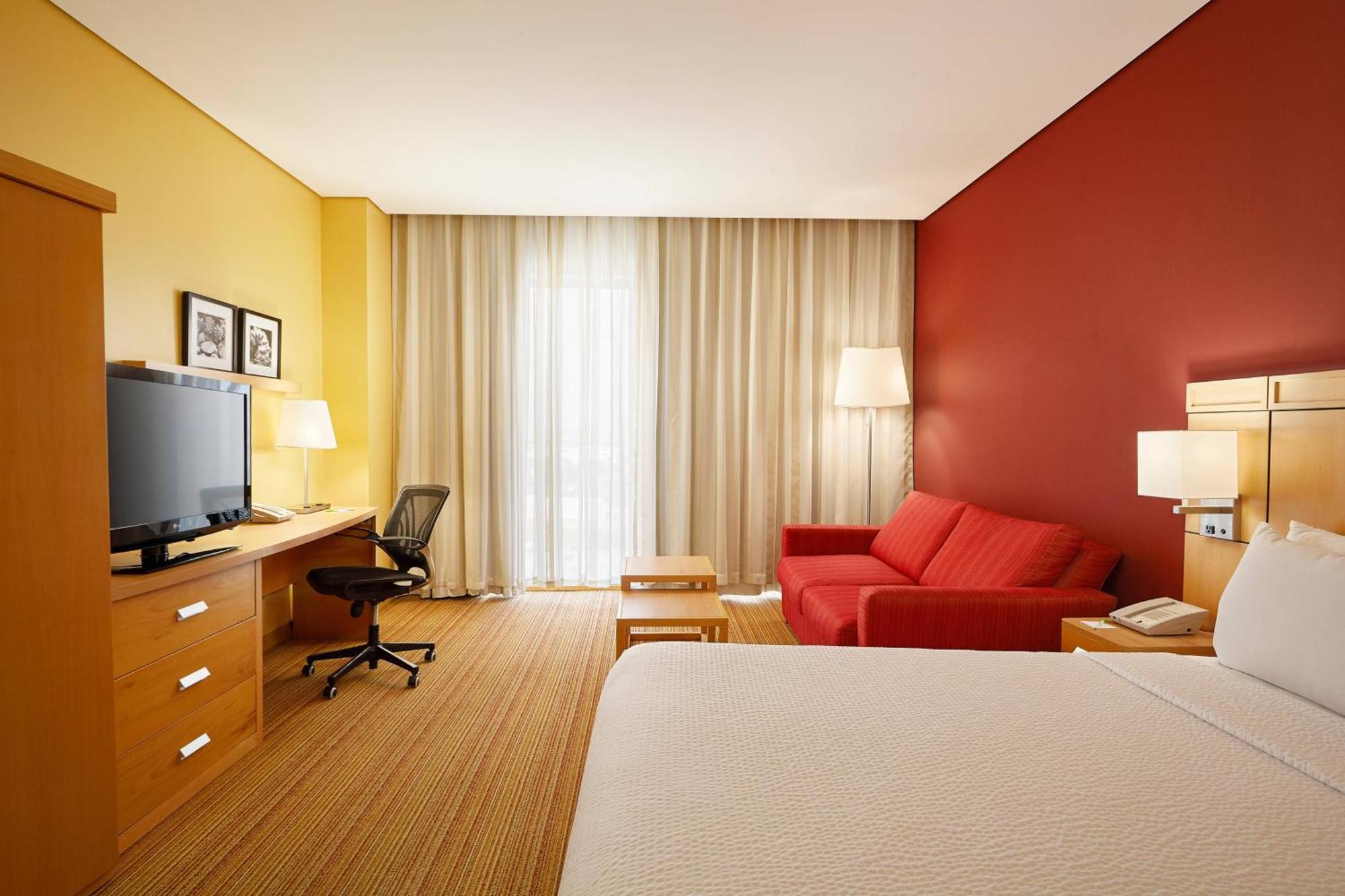 Courtyard By Marriott Leon At The Poliforum Exteriör bild