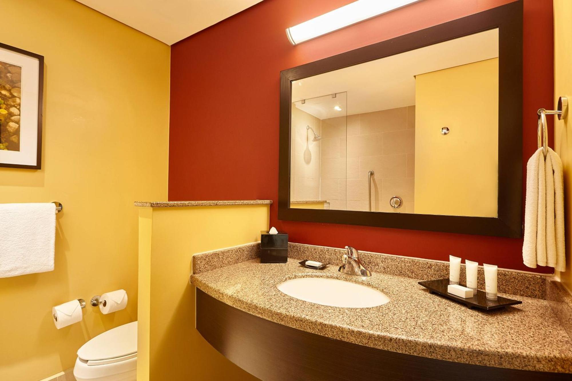 Courtyard By Marriott Leon At The Poliforum Exteriör bild
