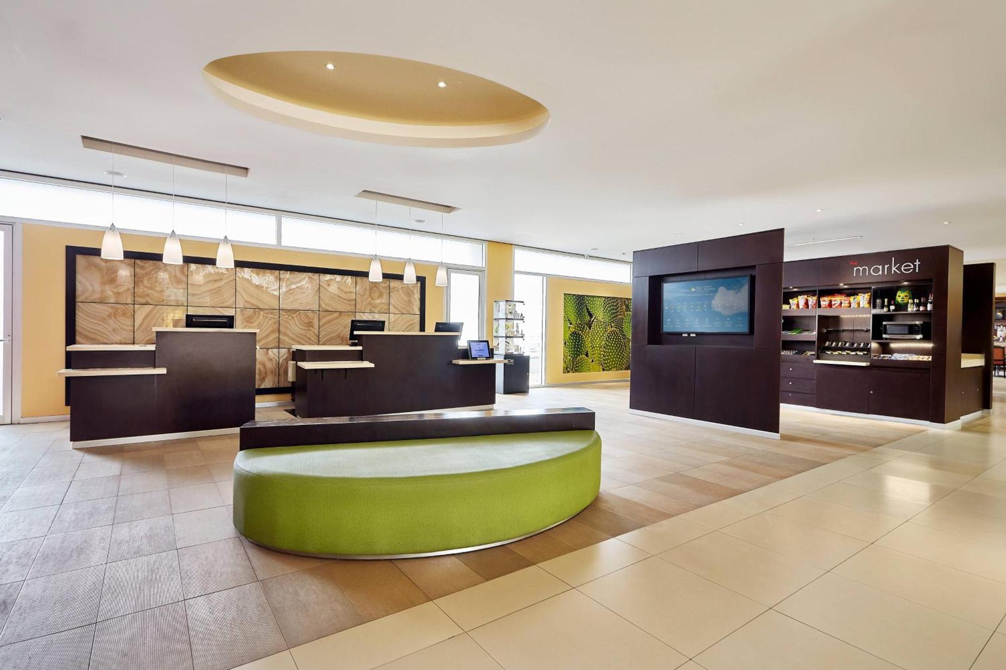 Courtyard By Marriott Leon At The Poliforum Exteriör bild